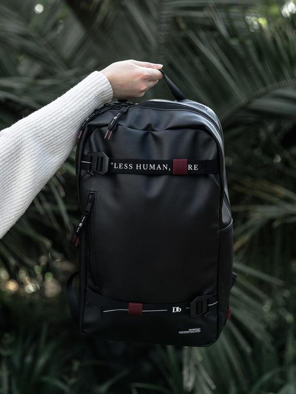 joshua-fuller-2xAaR_xDCPY-unsplash Ransel YogiKicks Blackout - Hitam Gelap
